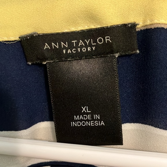 ANN TAYLOR Blouse - Picture 3 of 4